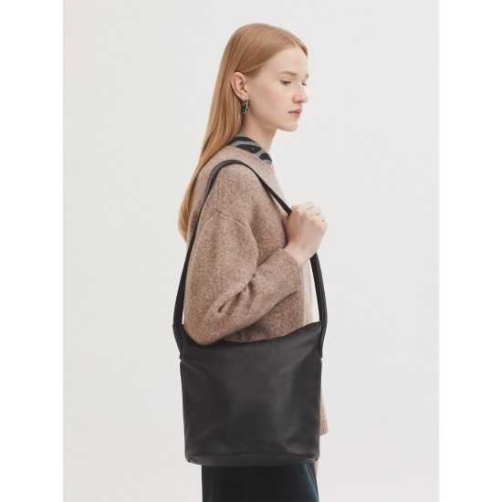 Τσάντα Hobo με λεπτομέρεια λαβής