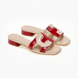 Flat mules με nude και κόκκινο λουστρίνι